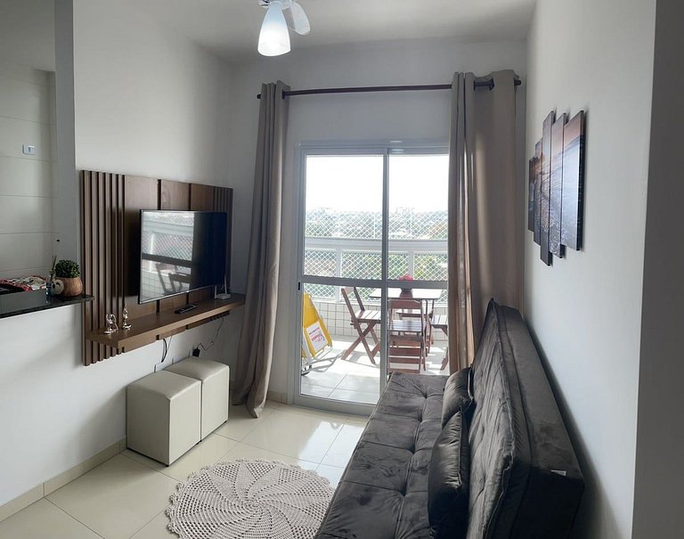 Excelente apartamento com piscina a 200 metros da praia