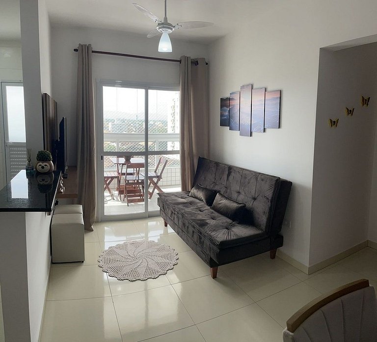Excelente apartamento com piscina a 200 metros da praia