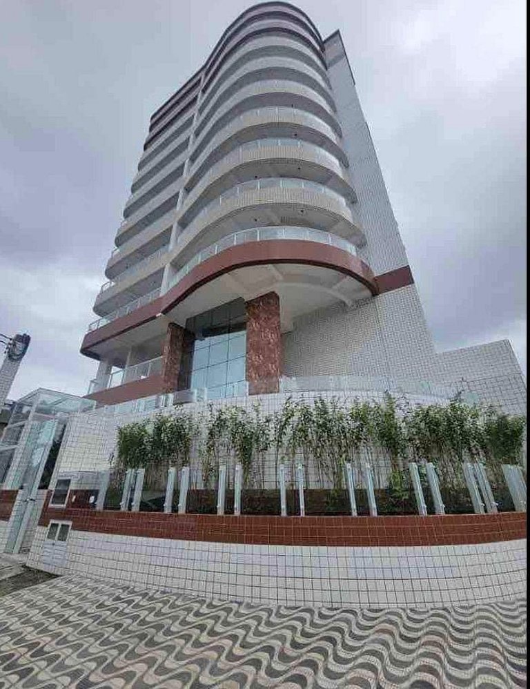 Excelente apartamento com piscina a 200 metros da praia