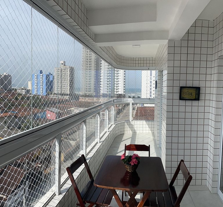 Excelente apartamento com piscina a 200 metros da praia