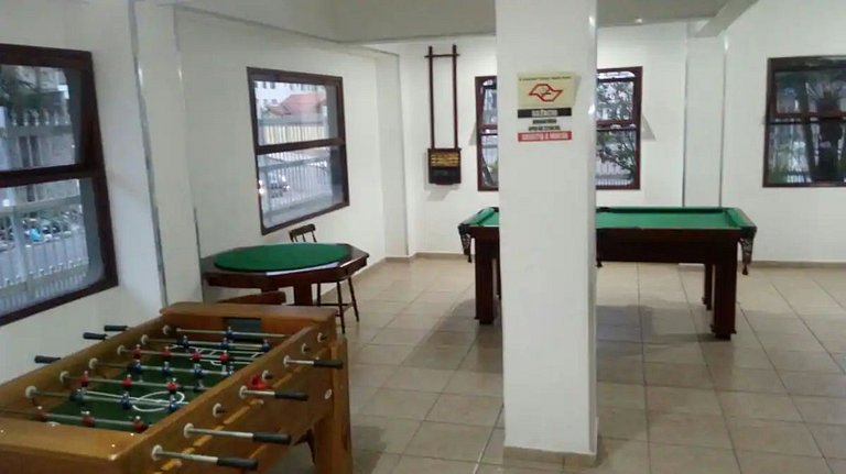 Apartamento confortável com piscina no Caiçara