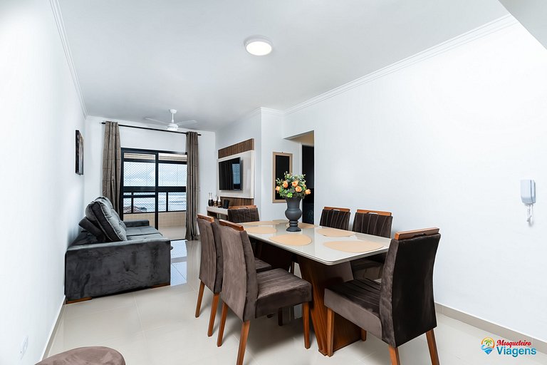 Apartamento incrível a apenas 50 metros da praia, com ar-con