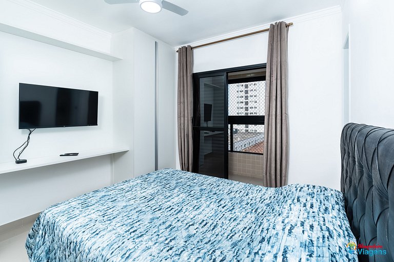 Apartamento incrível a apenas 50 metros da praia, com ar-con