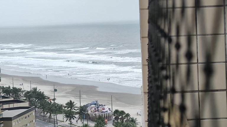 Apartamento confortável a 100 metros da praia no Caiçara