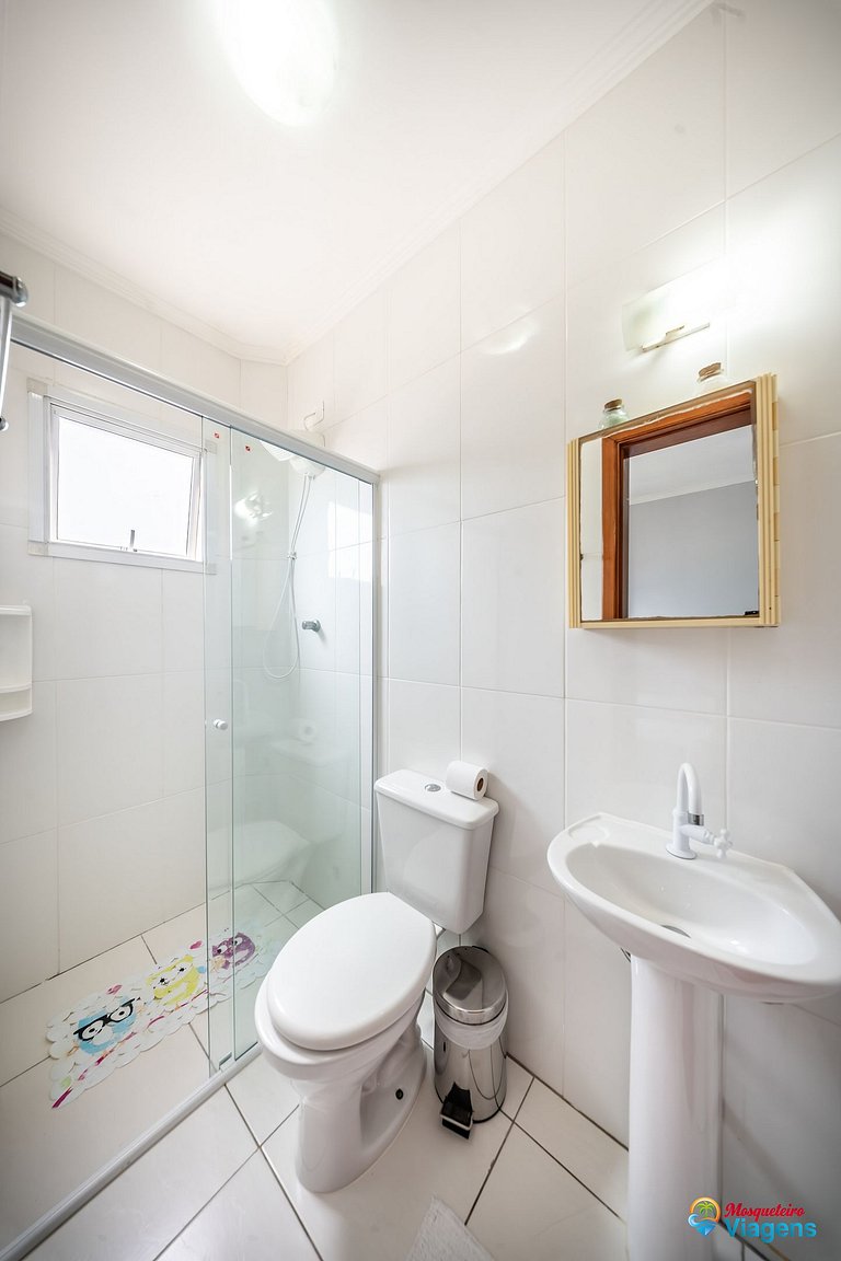 Apartamento confortável a apenas 100 metros da praia no bair