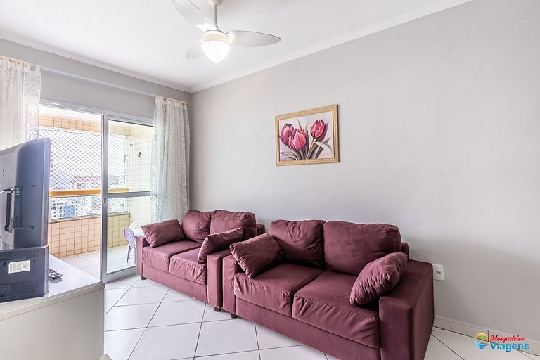 Apartamento confortável a apenas 100 metros da praia no bair