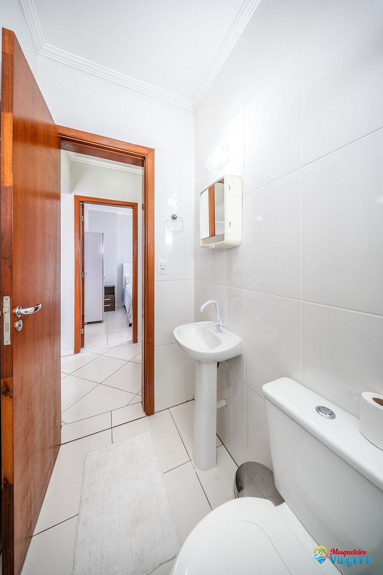 Apartamento confortável a apenas 100 metros da praia no bair