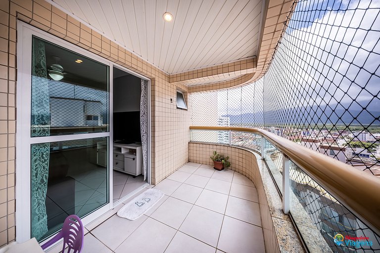 Apartamento confortável a 100 metros da praia no Caiçara