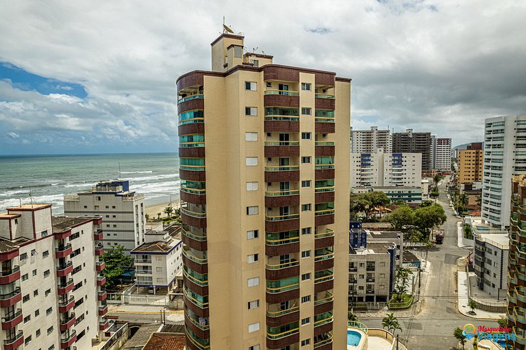 Apartamento confortável a 100 metros da praia no Caiçara