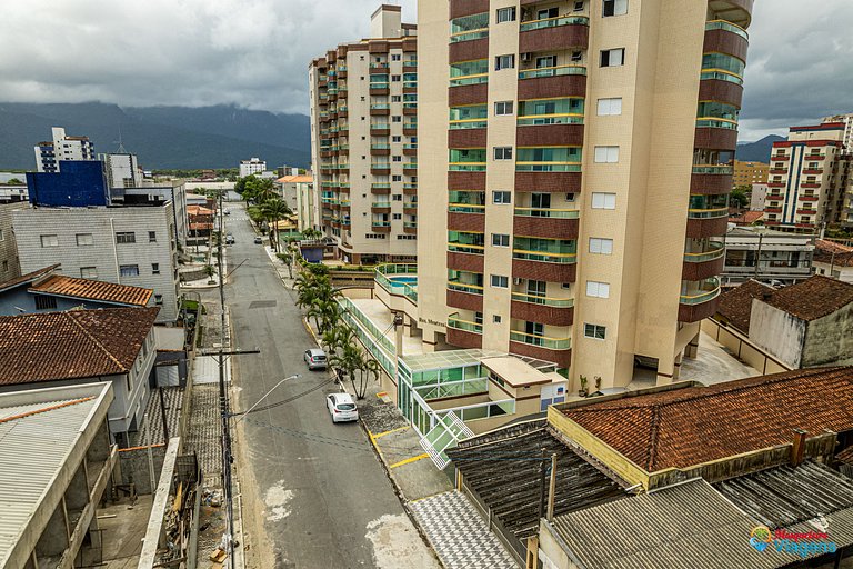 Apartamento confortável a apenas 100 metros da praia no bair