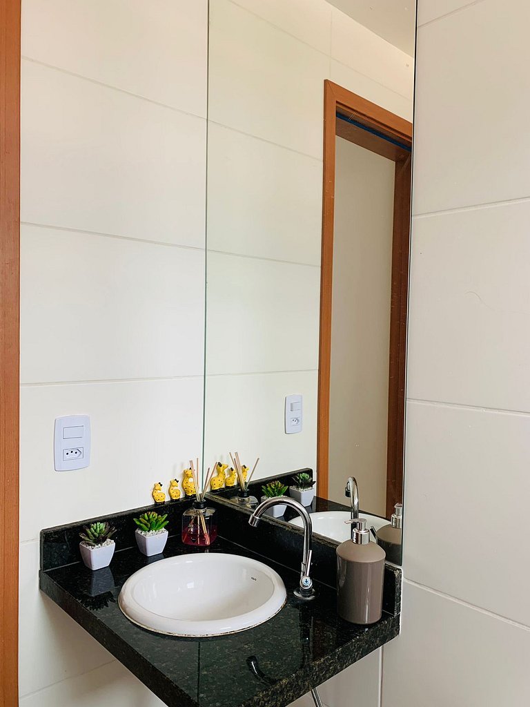 Apartamento lindo com piscina e perto da praia QX01H