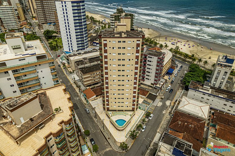 Paraíso a 100 metros da praia no bairro Caiçara