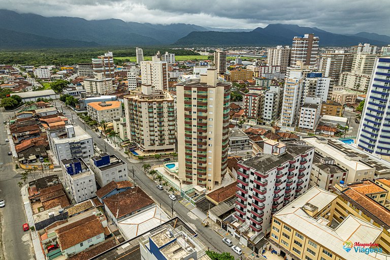 Paraíso a 100 metros da praia no bairro Caiçara