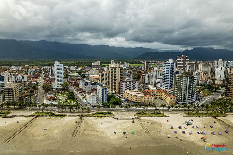 Paraíso a 100 metros da praia no bairro Caiçara