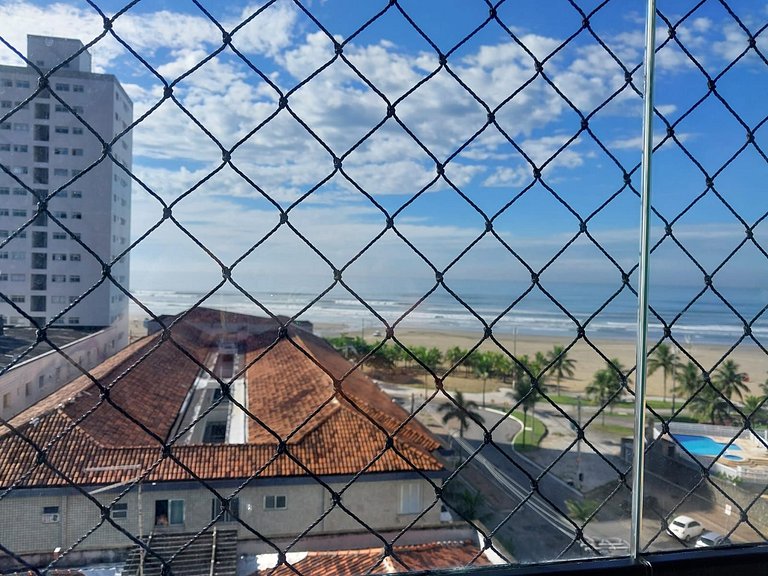 Apartamento incrível a apenas 50 metros da praia, com ar-con