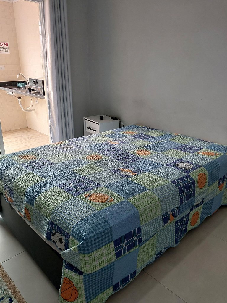 Apartamento com suíte, varanda e vista para o mar