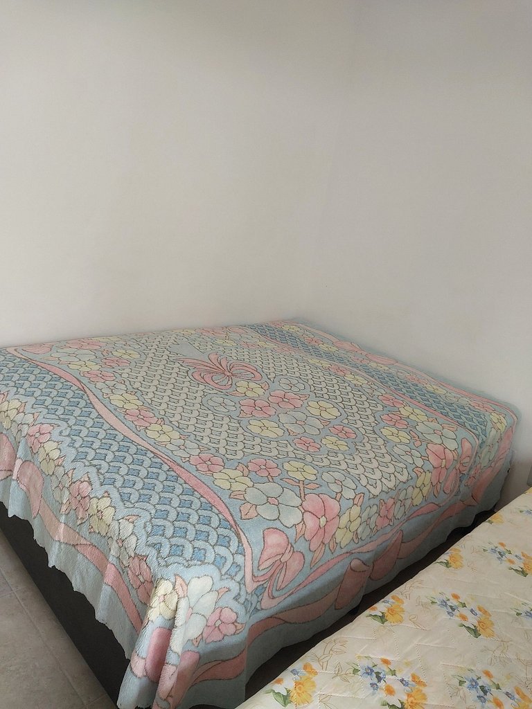 Apto com suíte, varanda e vista para o mar