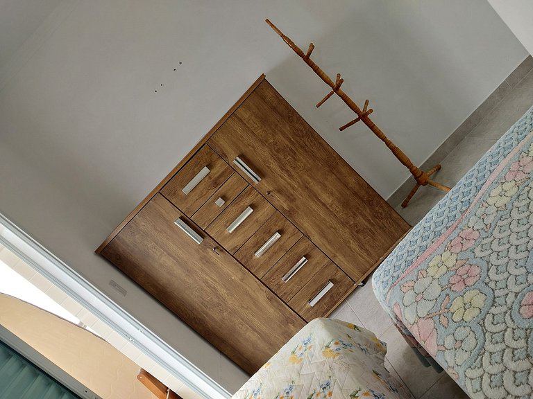 Apartamento com suíte, varanda e vista para o mar