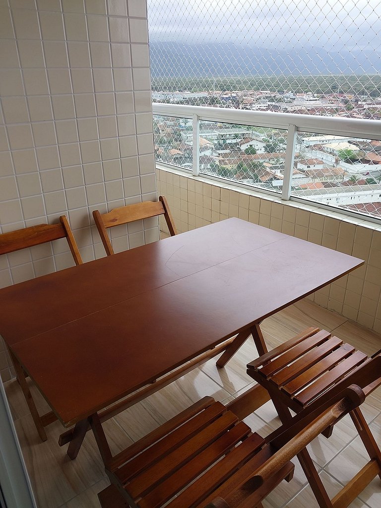 Apto com suíte, varanda e vista para o mar