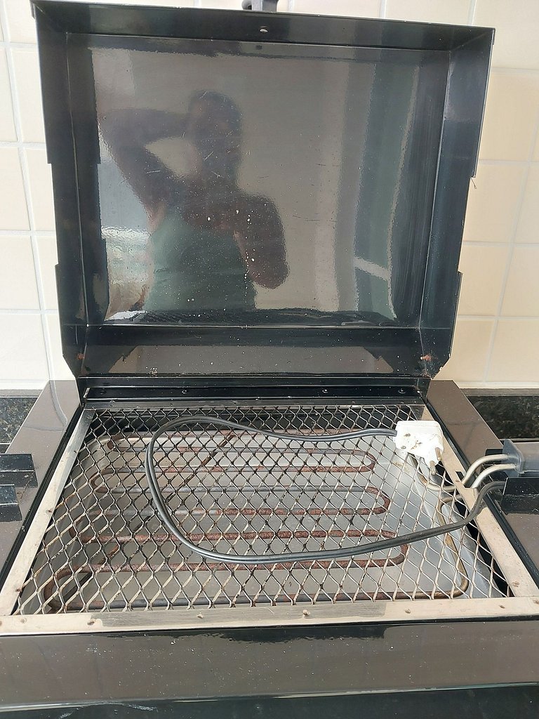 Apartamento com suíte, varanda e vista para o mar