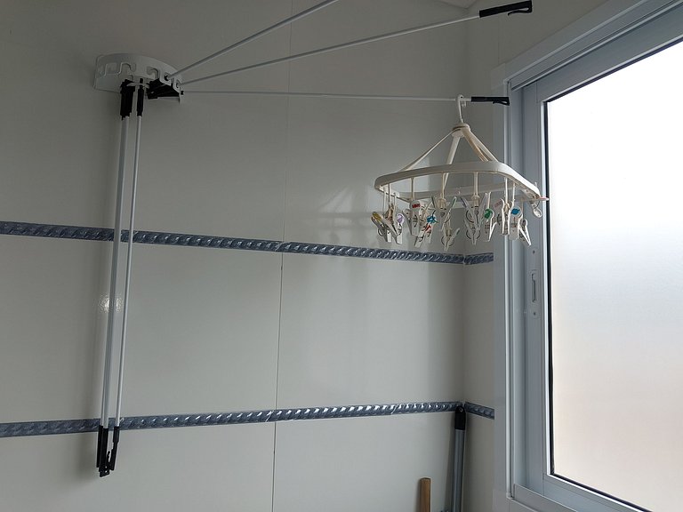 Apartamento com suíte, varanda e vista para o mar