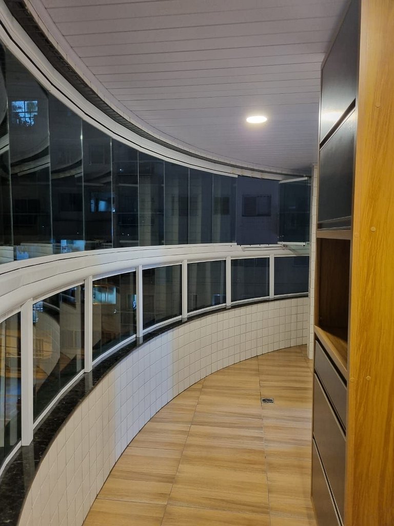 Apartamento moderno próximo à praia – ZU01H