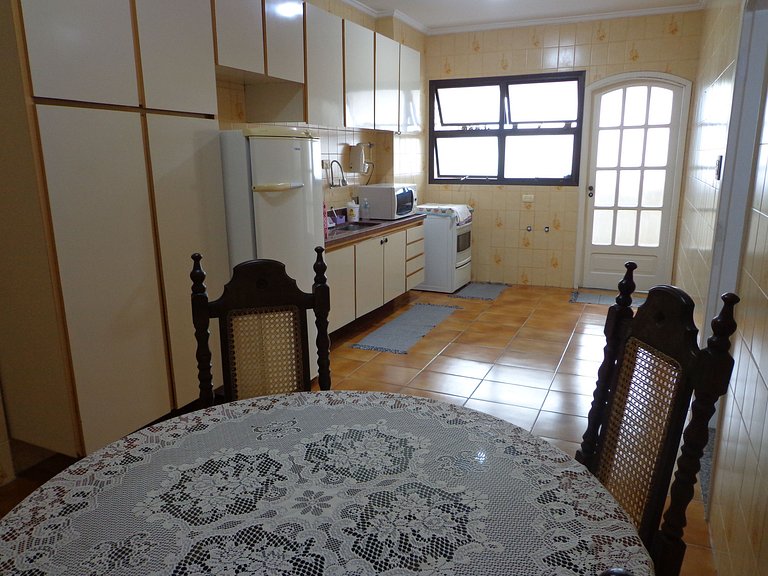 Beu apartamento de luxo à beira-mar