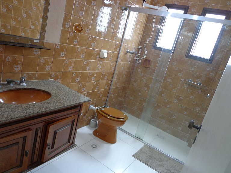 Beu apartamento de luxo à beira-mar