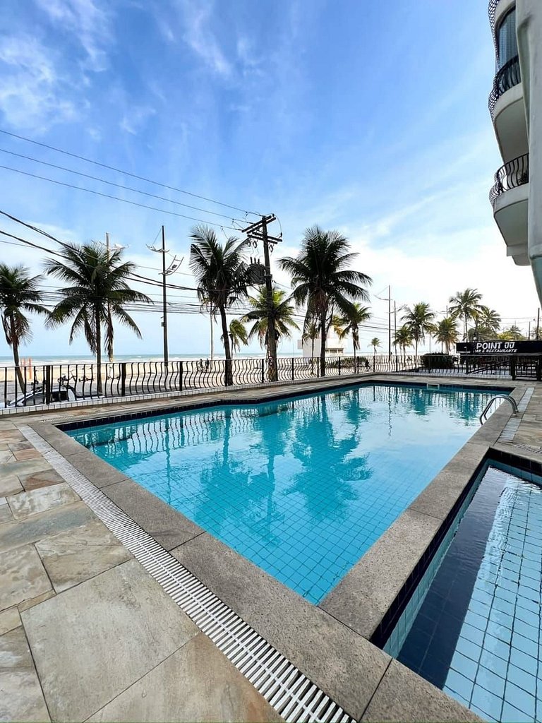 Beu apartamento de luxo à beira-mar